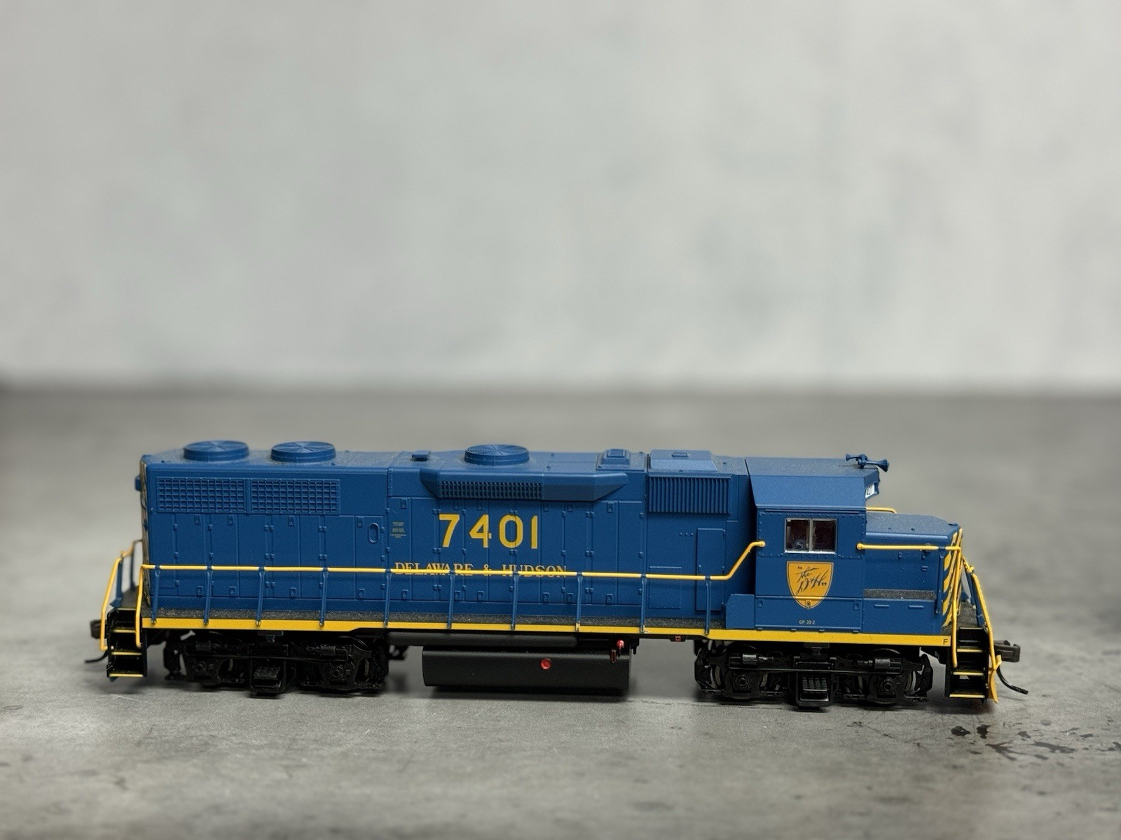 Atlas Trainman HO 10000480 GP39-2 PH1 Locomotive Delaware and Hudson #7401