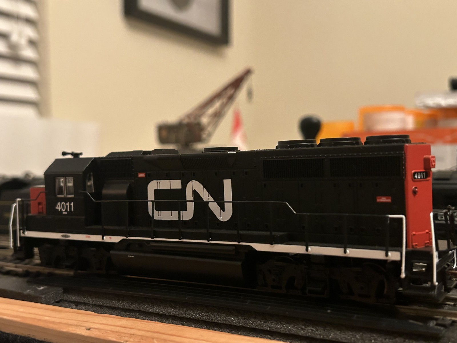 Bachmann HO Scale 60315 EMD GP40 Canadian National CN #4011 DCC On Board – NIB