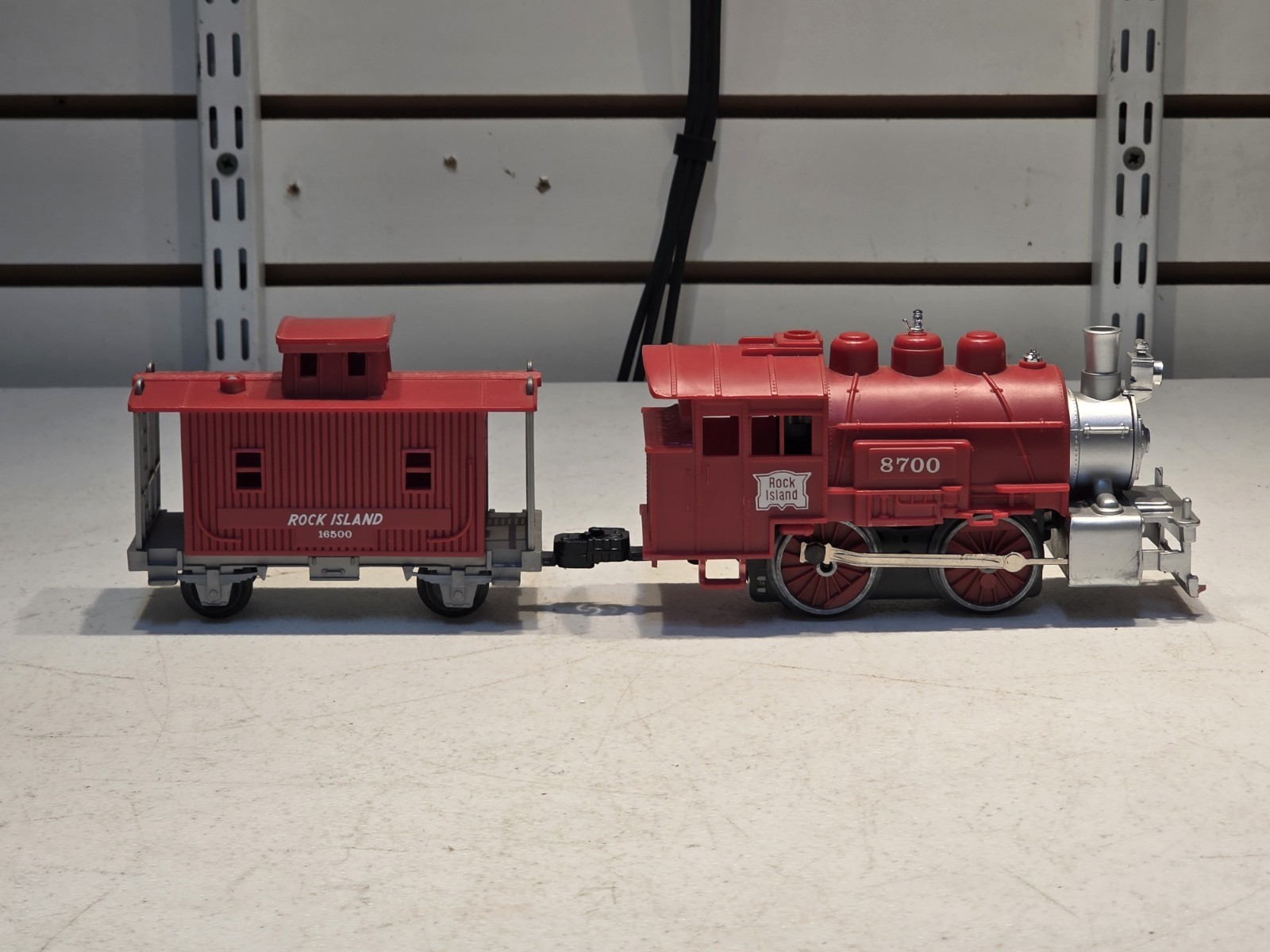 Vintage Lionel Rock Island 0-4-0 Steam Switcher Locomotive W/Caboose O Gauge