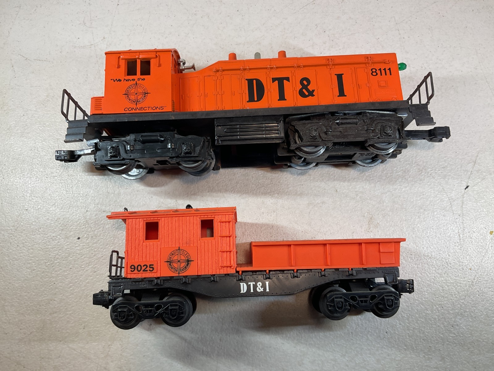 Lionel 8111 DT&I Diesel & 9025 Caboose Runs Read Description