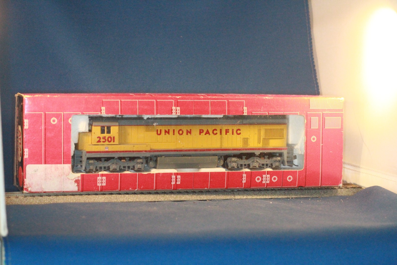 JP HO Atlas 8617 GE C30-7 Union Pacific UP #2501 DC