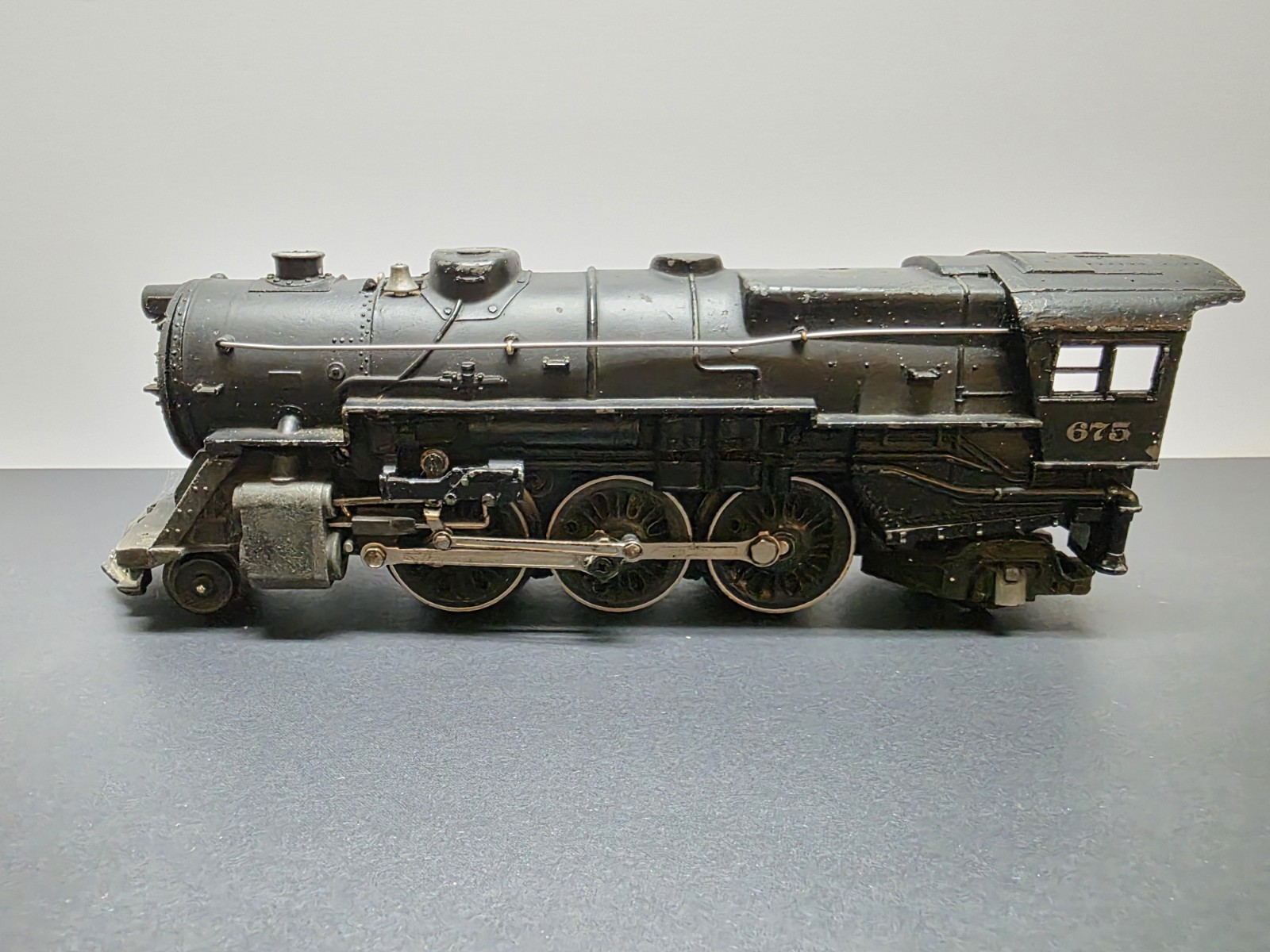 LIONEL STEAM LOCOMOTIVE #675 ENGINE 2-6-2 O SCALE POSTWAR