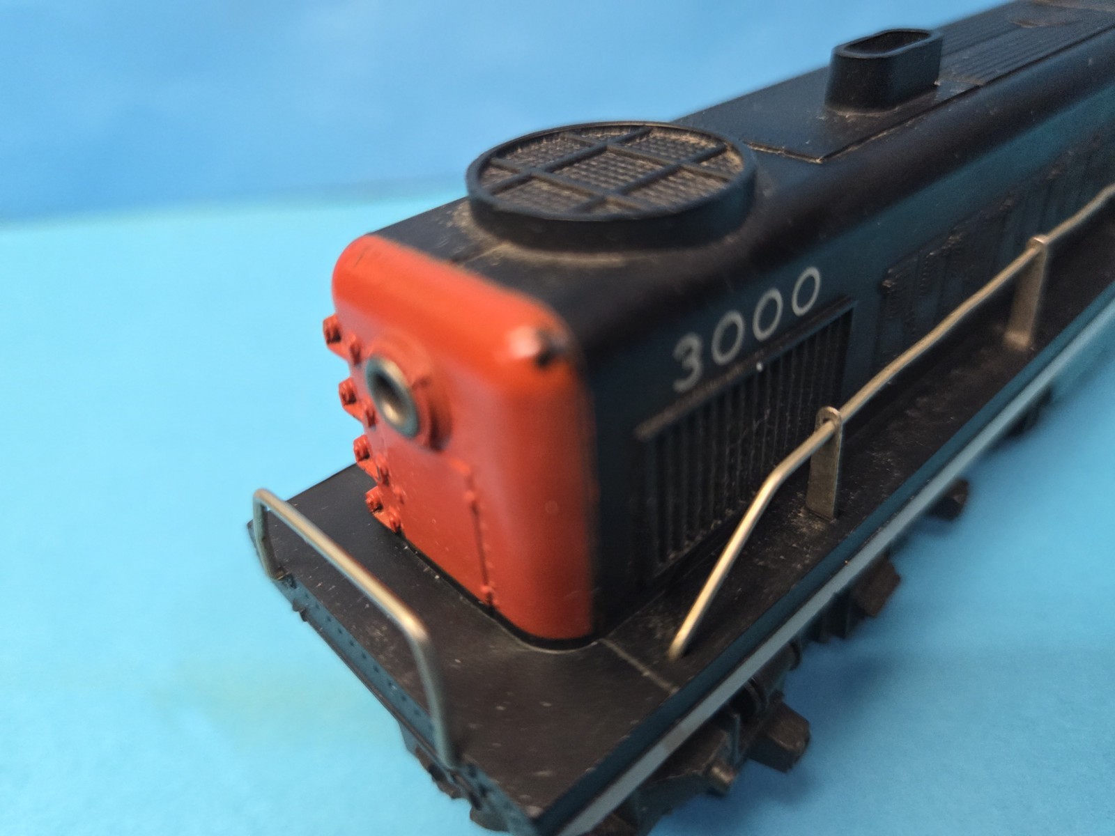 Vintage Tri-ang Canadian National Diesel Switcher Locomotive 3000 CN Black Red
