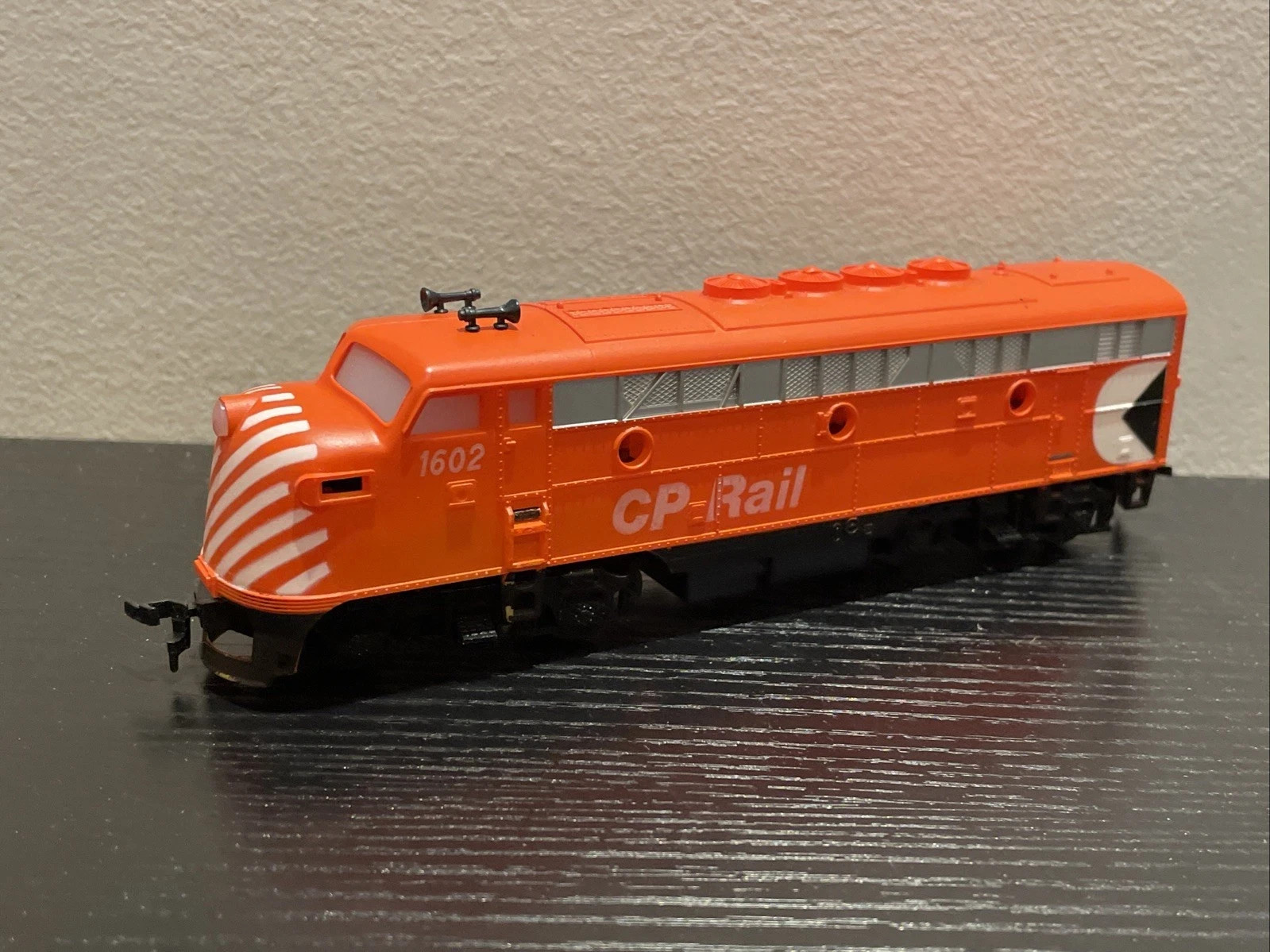BACHMANN/COX NON-POWERED F7 CANADIAN PACIFIC CP RAIL ENGINE LOCOMOTIVES HO SCALE