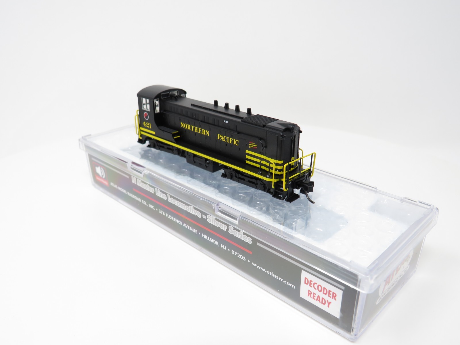 Atlas N 40005968 Northern Pacific NP #421 Baldwin VO-1000 Diesel Switcher