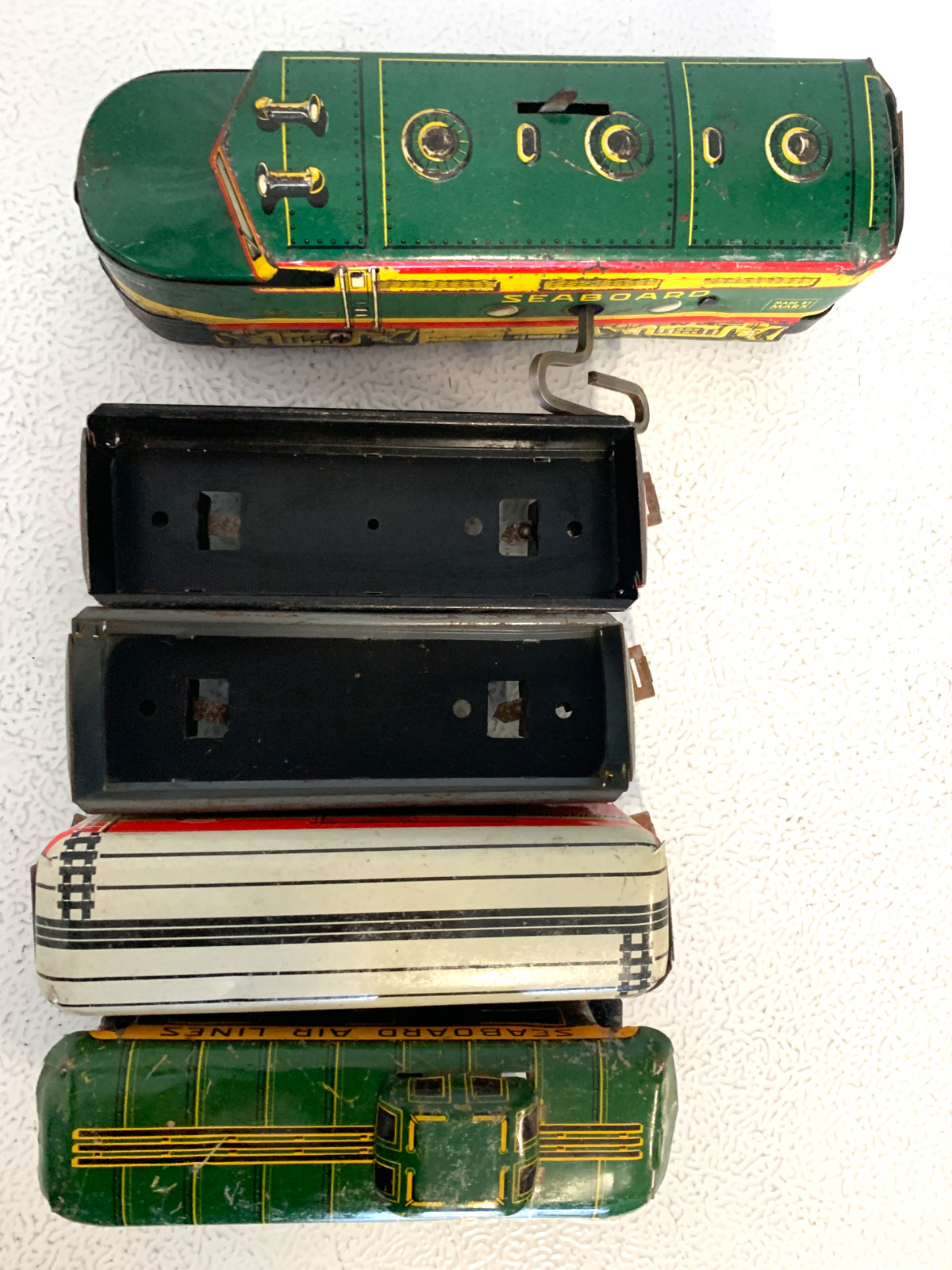 Marx 4000 SeaBoard O Gauge Wind Up Locomotive ,3 freight cars & Caboose