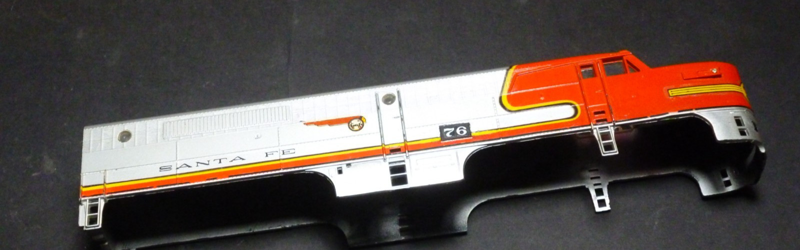 Ho Athearn Diesel locomotive Alco PA shell Santa fe
