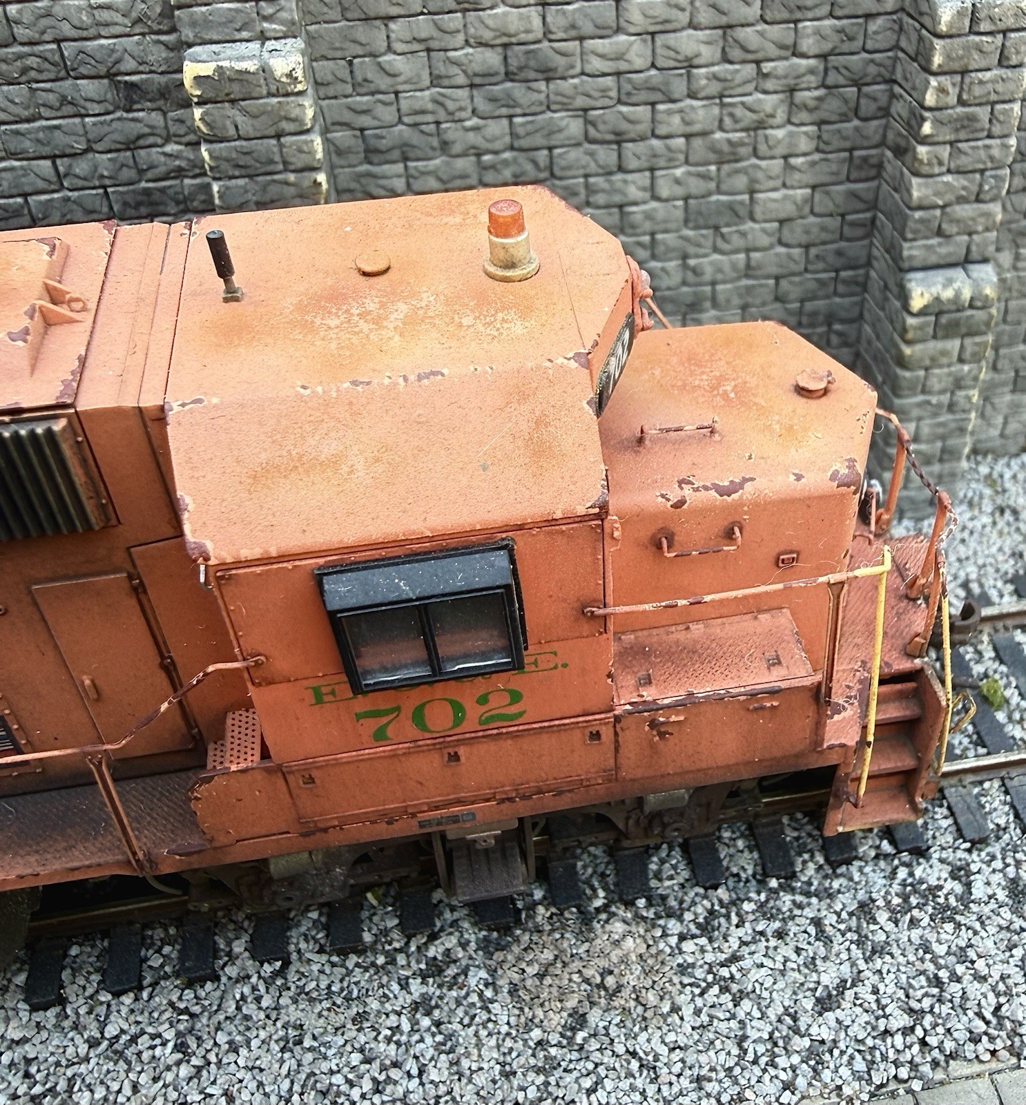 HO Scale Athearn Genesis E j & E GP38-2 DCC/SOUND/NIB/Weathered