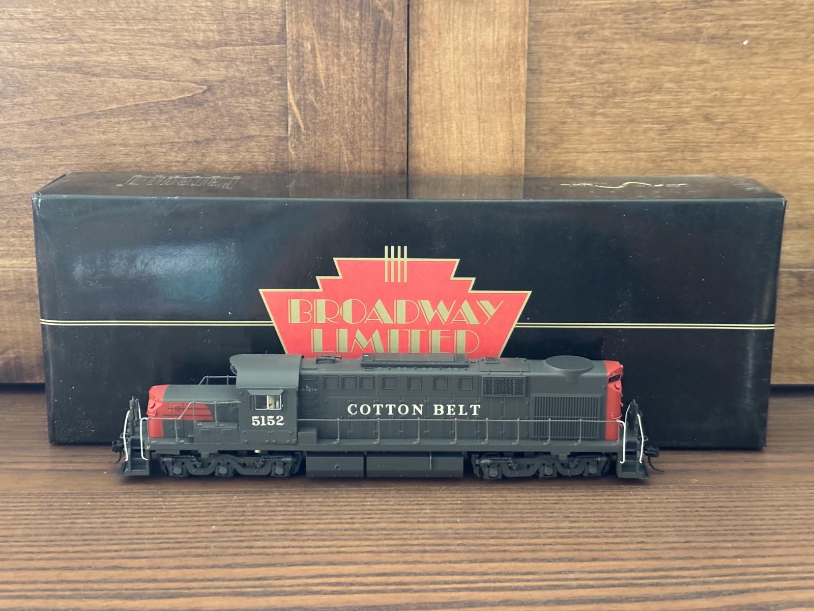 Broadway Limited Imports HO Cotton Belt 5152 Alco RSD-15 Runs Poorly