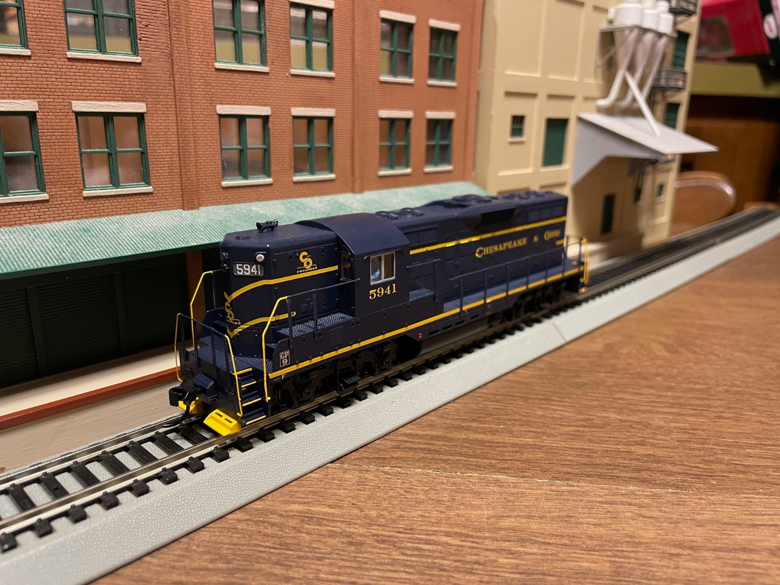 910-20493 Chesapeake & Ohio GP9 #5941 w/ESU Sound & DCC.