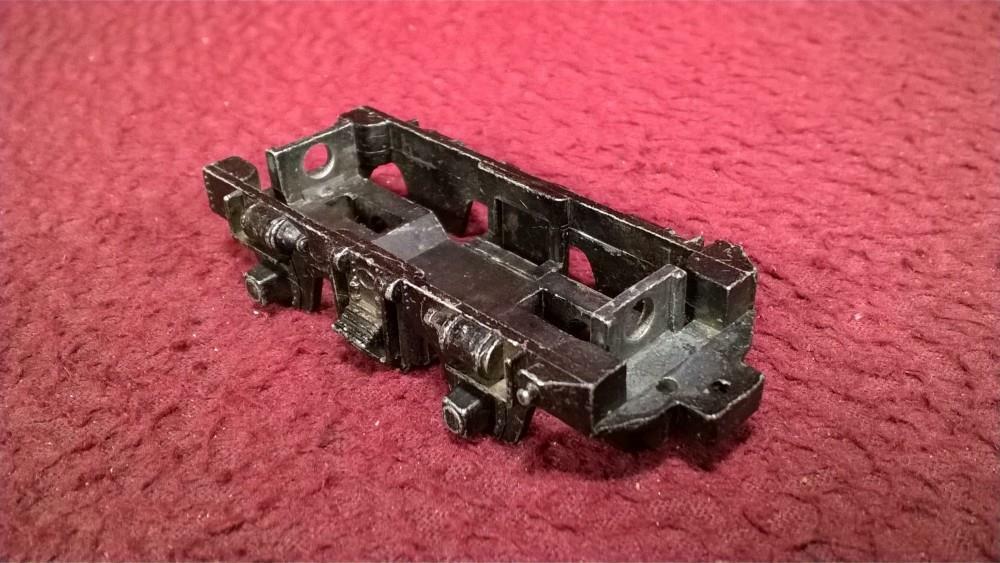 HO TRI-ANG #7005 R155 DIESEL LOCOMOTIVE – DIECAST POWER TRUCK SIDE FRAME