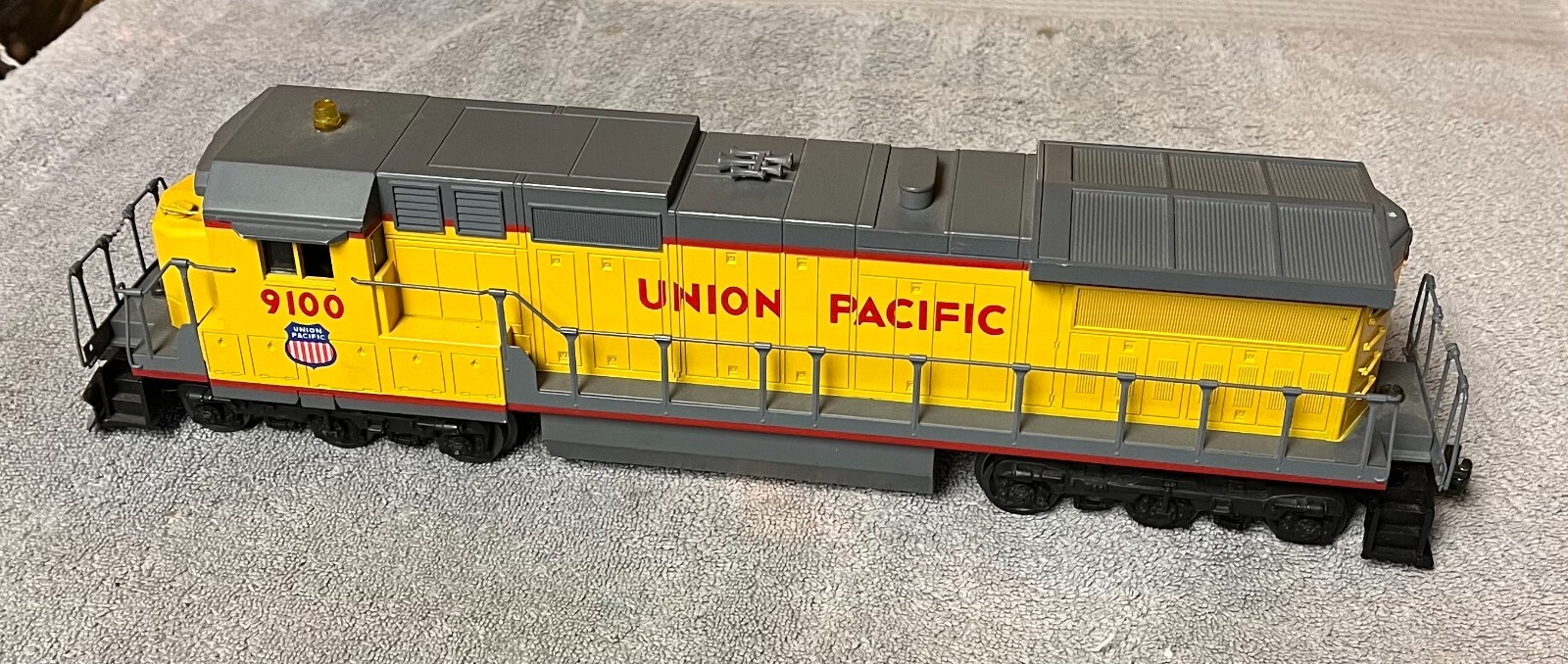 Lionel 6-18205 O Gauge Union Pacific Dash-8 40C Diesel Locomotive C7/box