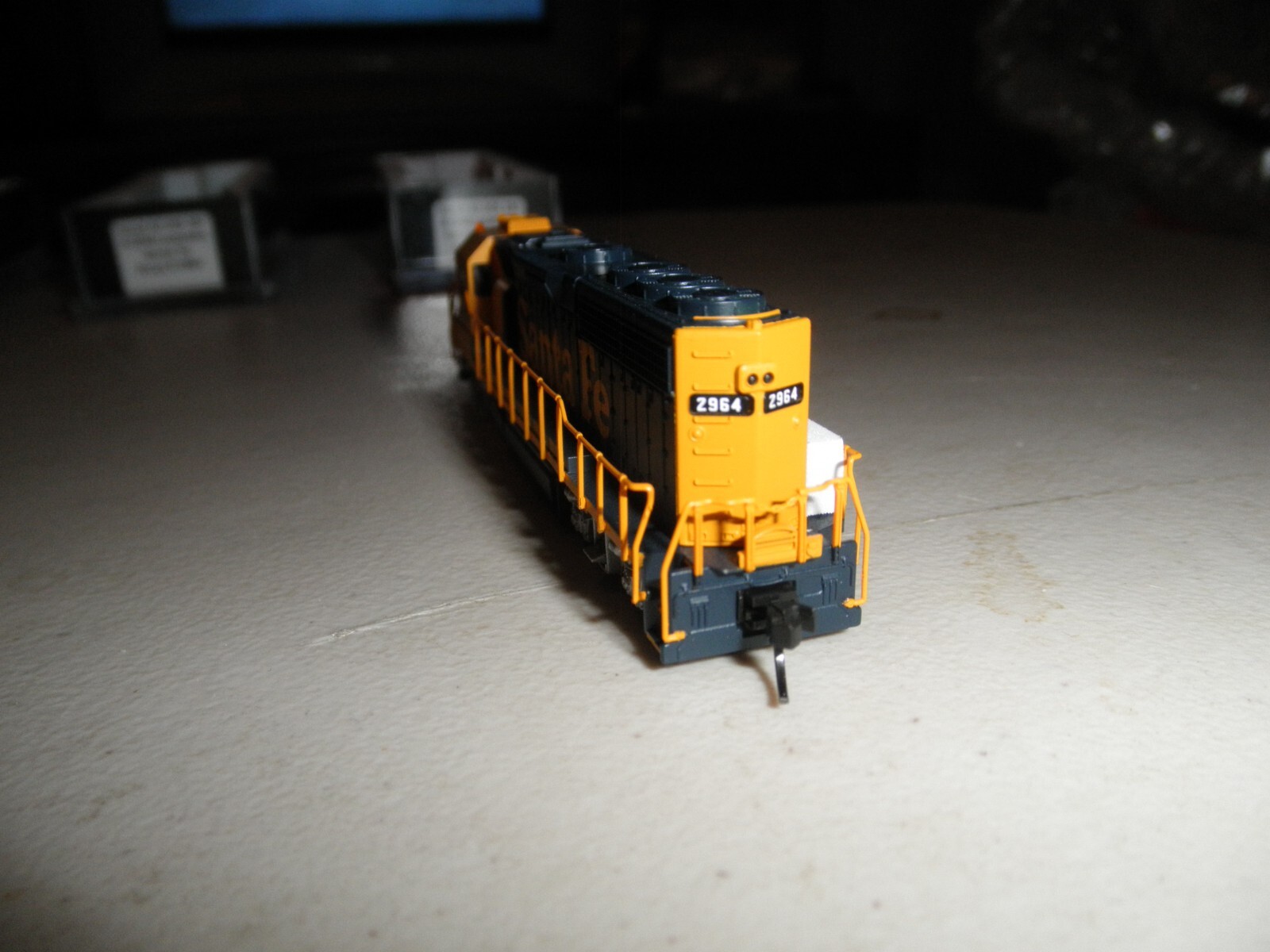 Sante Fe GP-40 – Blue/yellow w/ DCC & sound