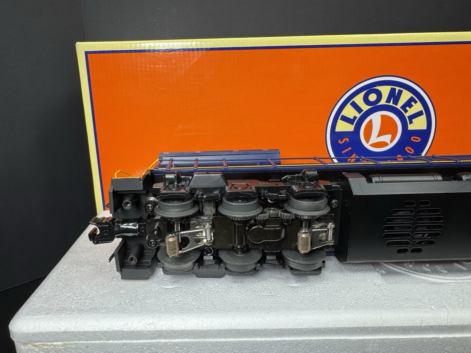 Lionel LEGACY 6-39584 CSX Dash 9-44CW diesel engine #9048 LNIB