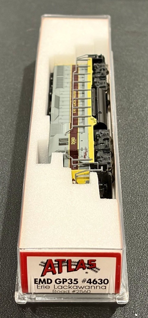N Scale Atlas EMD GP35 Erie Lackawanna #2560 DC NIB.