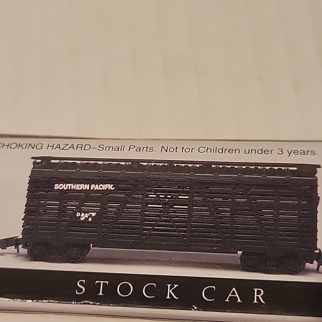 2 Pcs Southern Pacific Locomotive 9725 Dummy train Stock Car 39386 Decorative