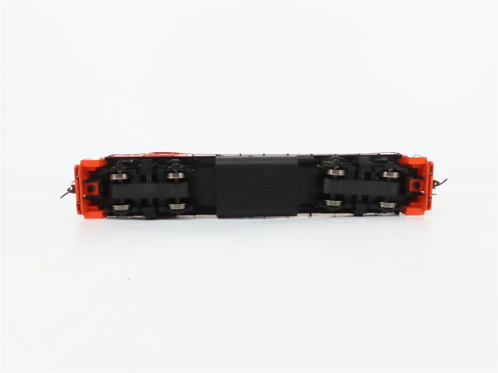 HO Athearn Genesis ATHG65413 DT&I EMD GP38-2 Ph. 1 Diesel #224 w/ DCC & Sound