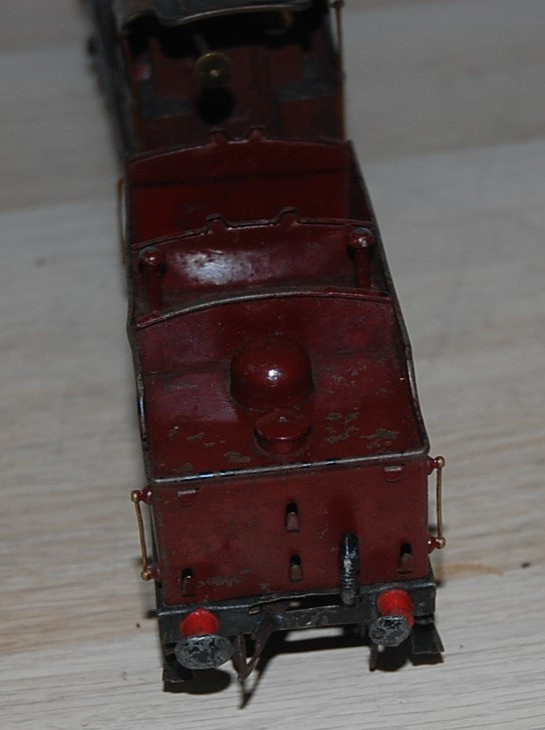 HORNBY O GAUGE CLOCKWORK COMPOUND LOCOMOTIVE AND TENDER IN RED LMS LIVERY