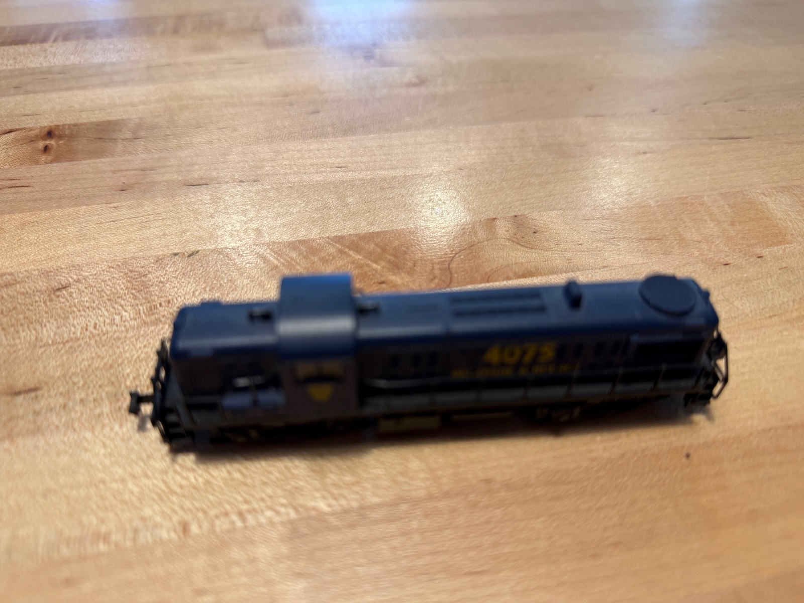 D&H N scale #4075 RS3 Blue Paint Scheme DC Good Condition