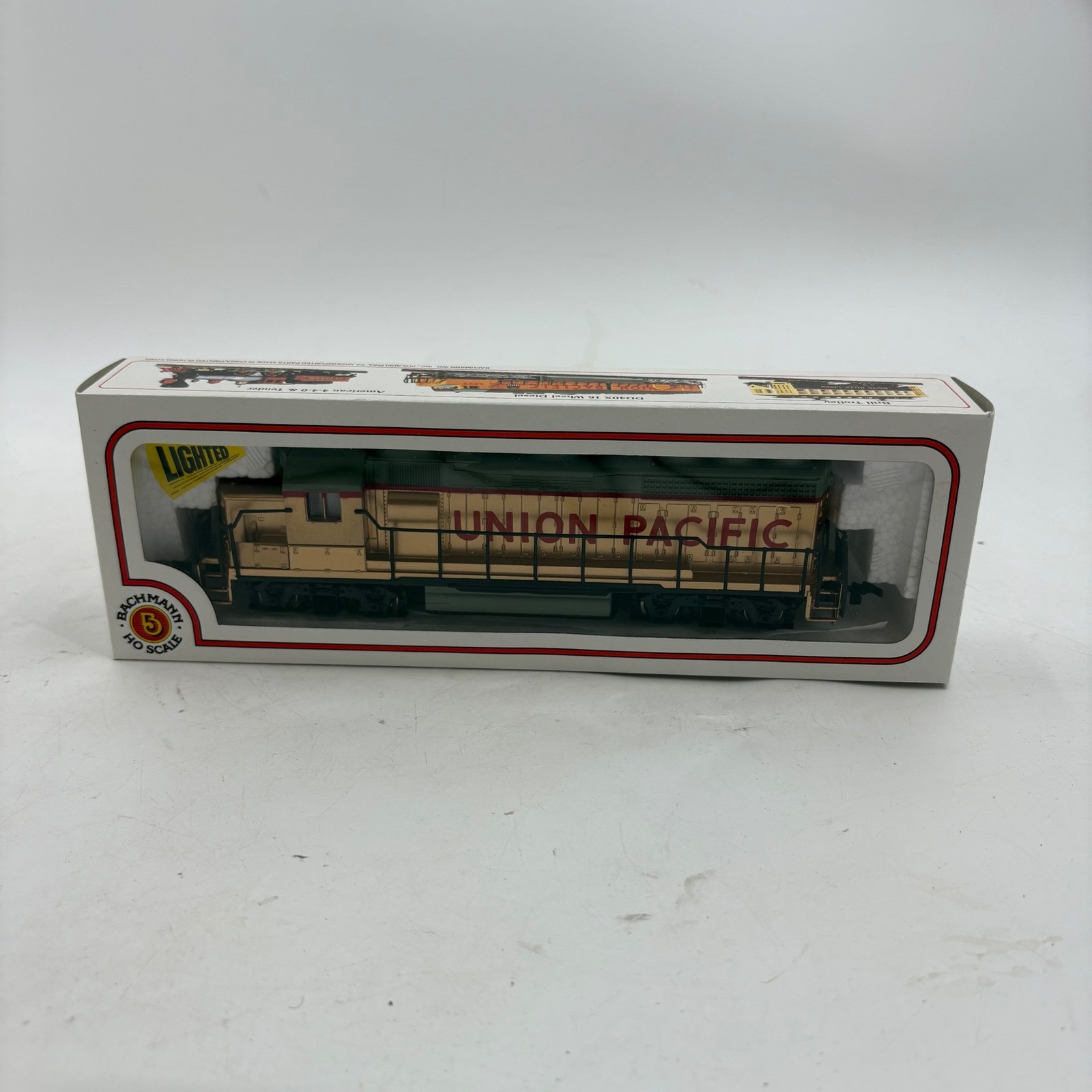 Bachmann HO Scale Union Pacific Diesel Locomotive Lighted Gold Vintage Train