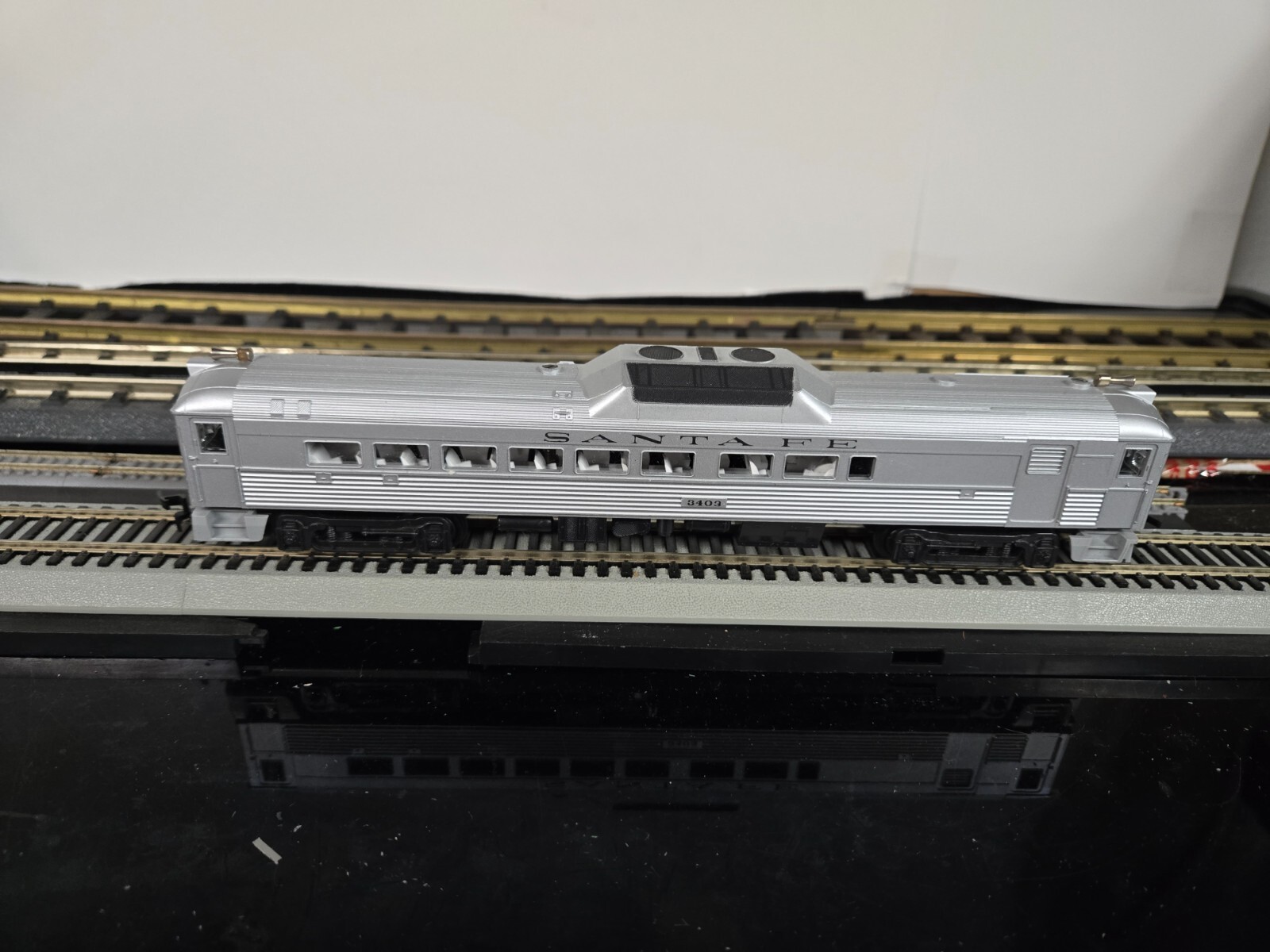 A ATT 11 Santa Fe RDC Railway Diesel Car Dummy New HO 1/87