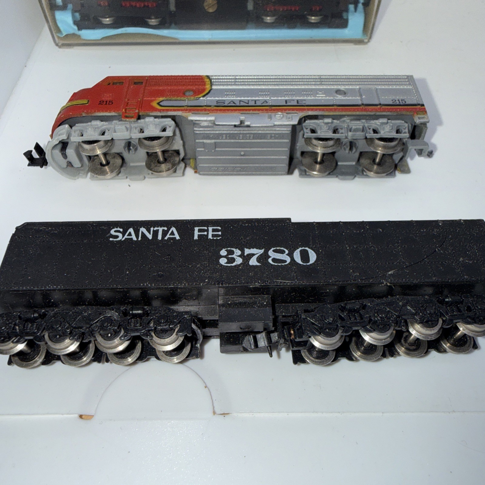 N Scale Arnold Rapido Revell N Desert Chief Santa Fe Passenger Train 13 Cars