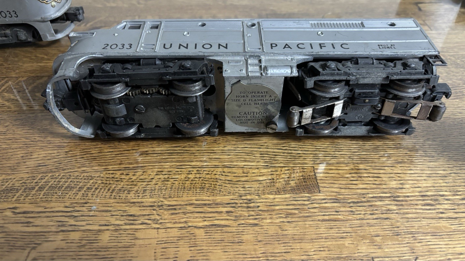 Lionel Union Pacific Alco AA Set # 2023 Silver Diesel Engine + Dummy.
