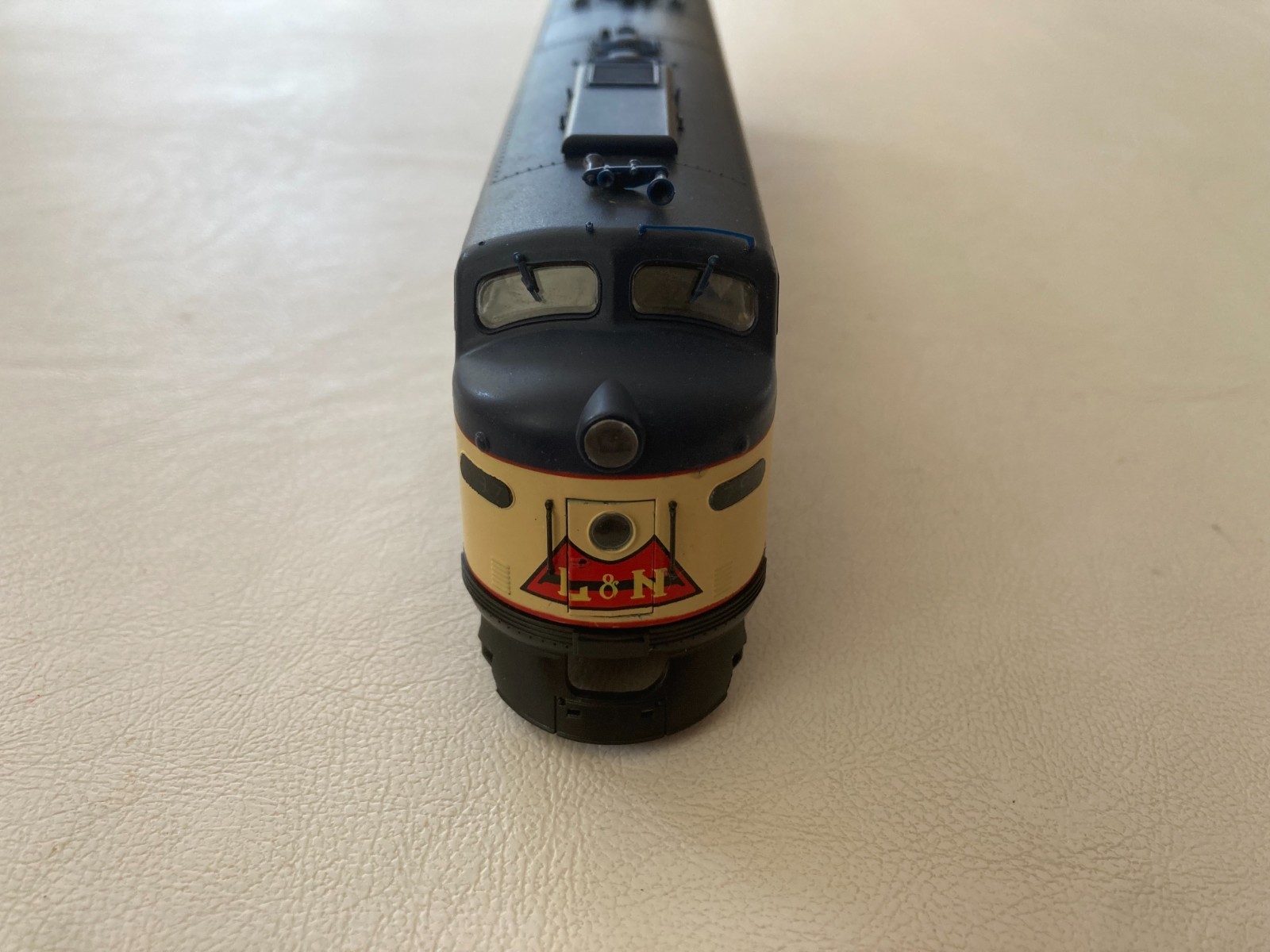 HO scale Life-Like proto 2000 L&N E9 locomotive #797 DCC and Sound