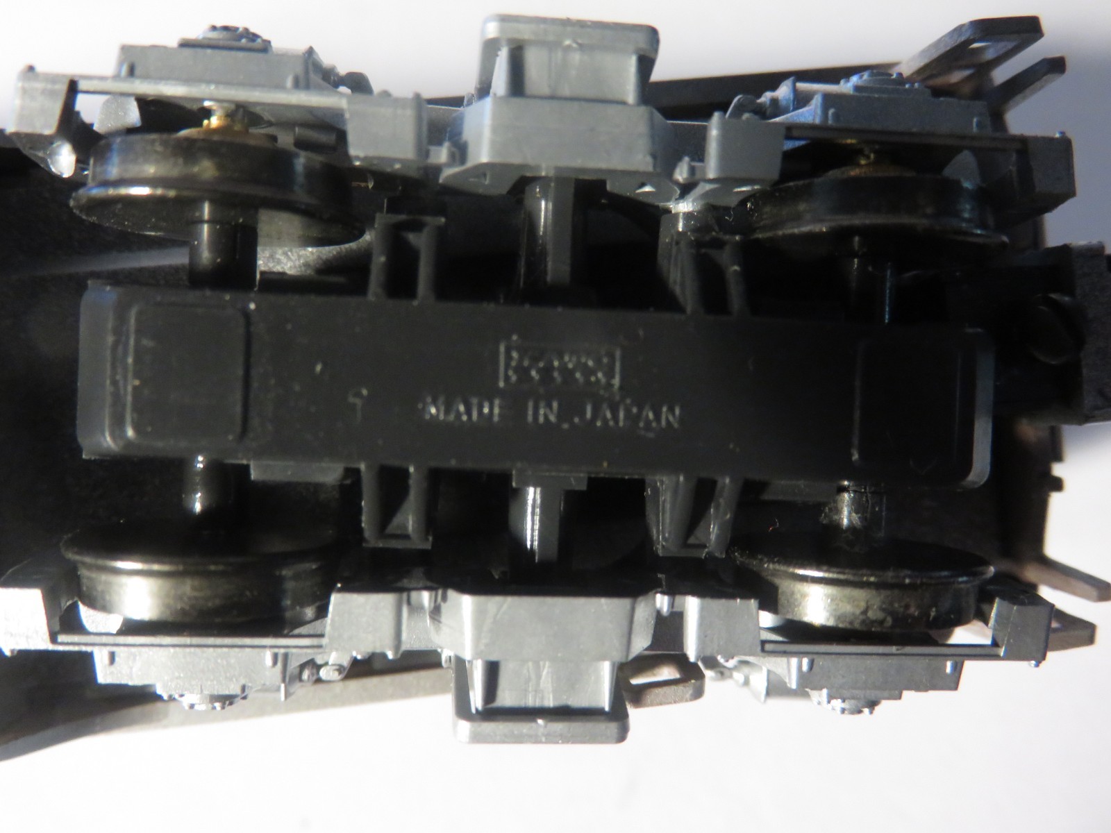Stewart/Kato HO ATSF Warbonnet F7A DC/DCC, Directional LED Light, Kadee Couplers