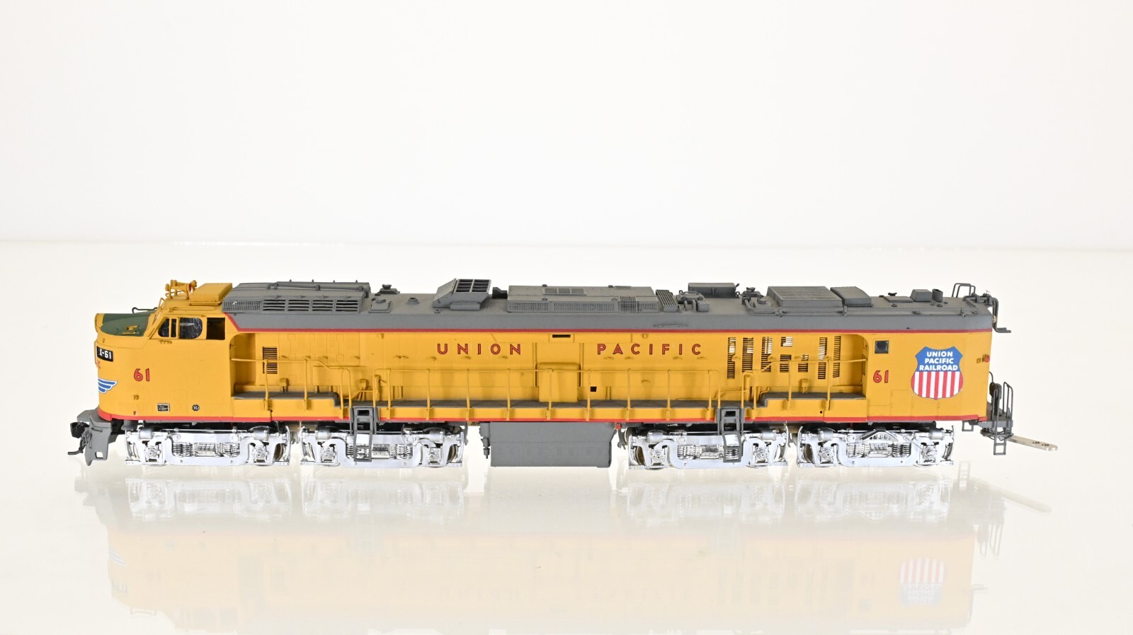 Overland Diamond Brass Veranda Turbine & GP9B & Tender Union Pacific HO scale