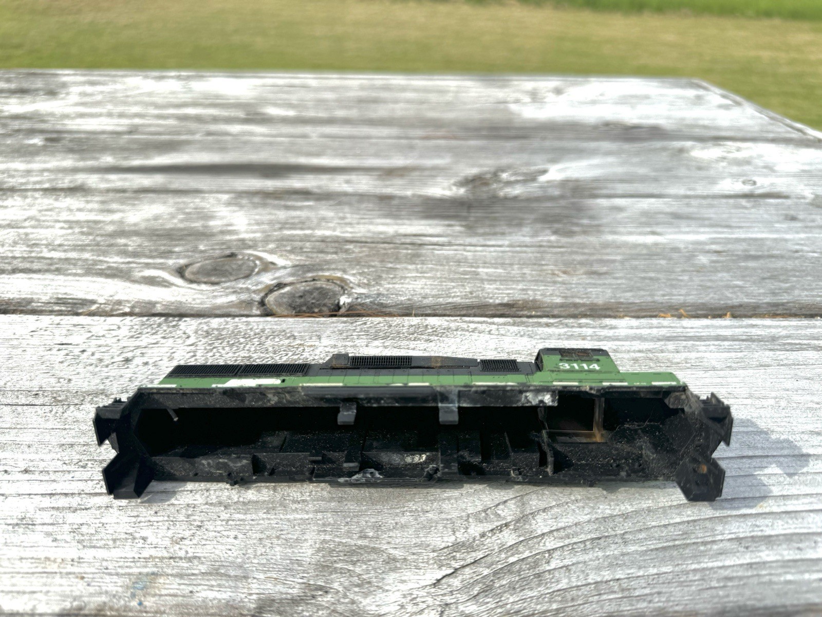 Burlington Northern GP50 Diesel Locomotive SHELL HO Scale