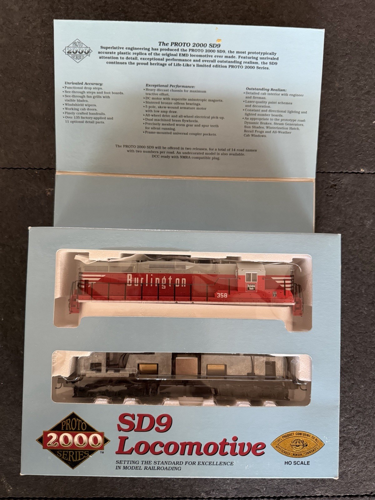 Life-Like Proto 2000 – CB&Q SD9 #358 1950s “Chinese Red” livery DC HO Scale