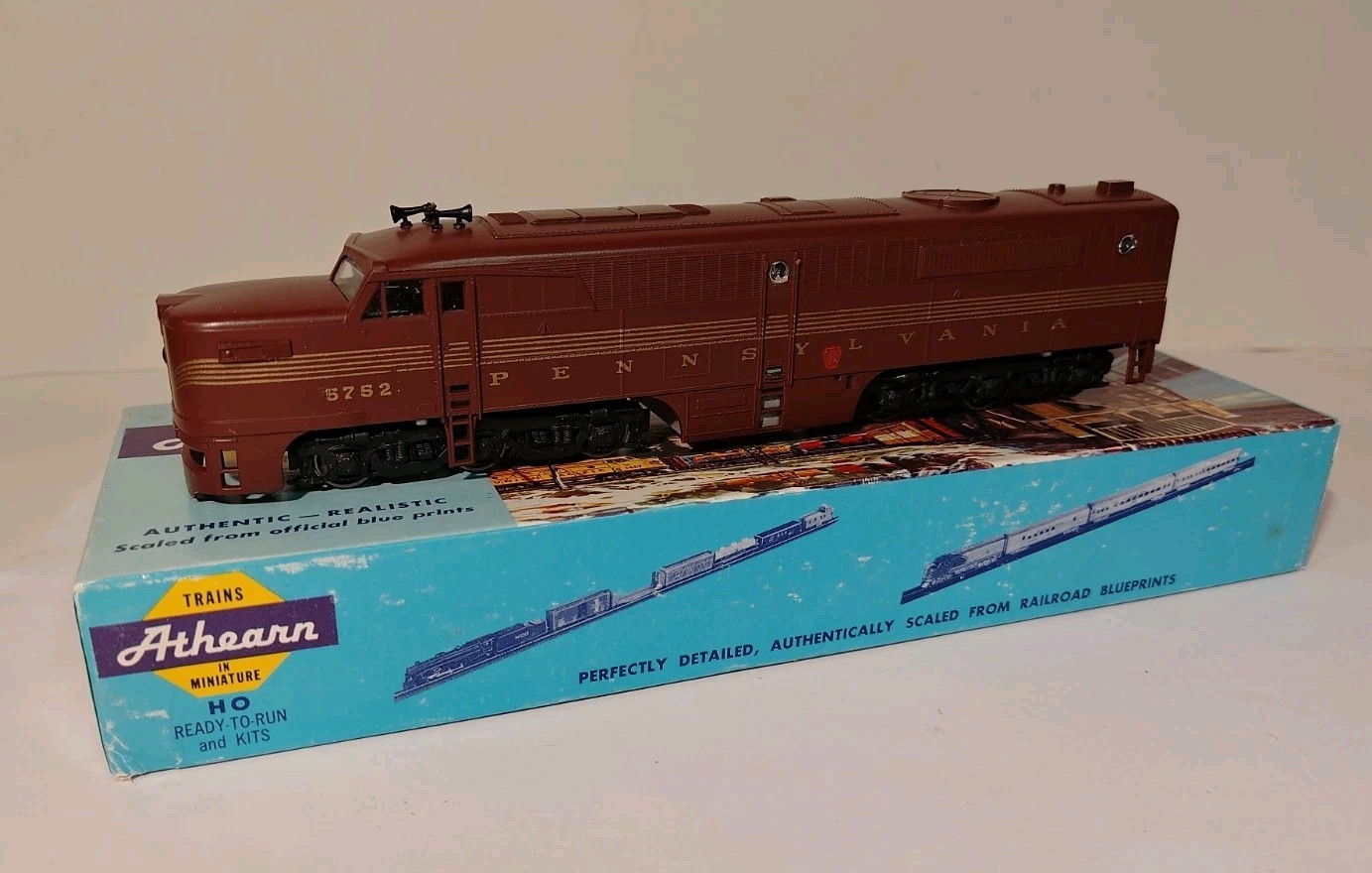 HO Scale Athearn Pennsylvania Railroad PRR 5752 PA-1 Diesel Locomotive Excellent