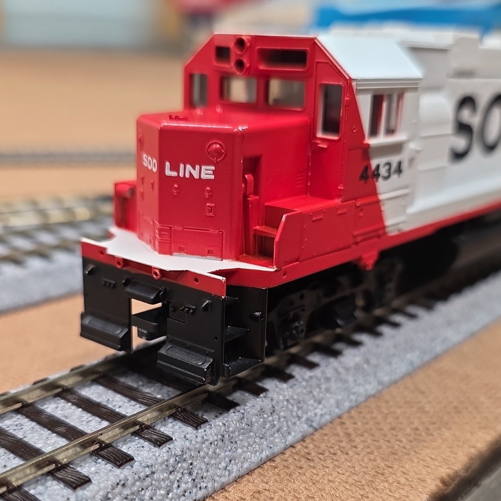 Athearn HO EMD GP38-2 Soo Line 4434 Diesel Locomotive DC Analog 4609