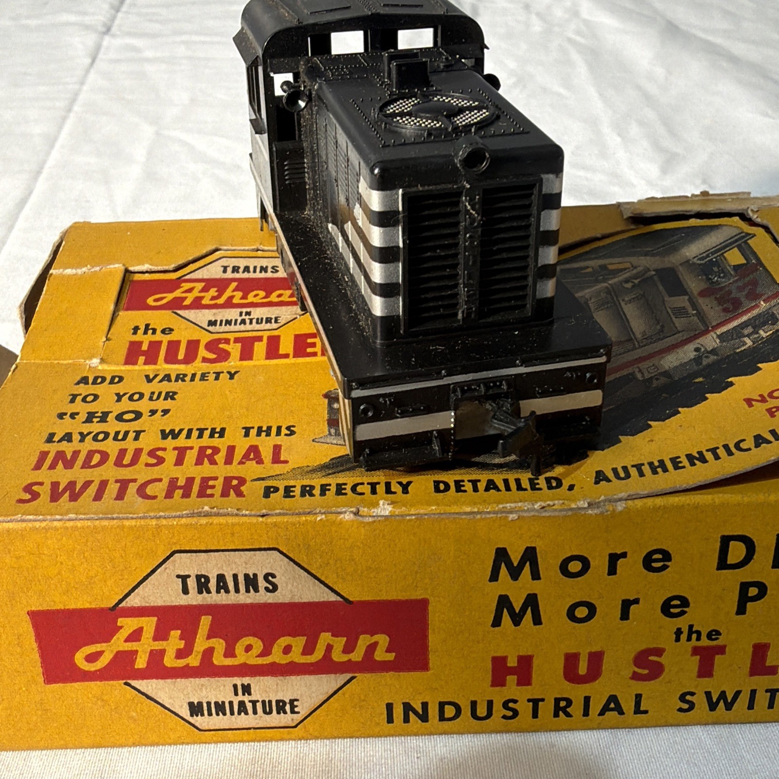 Athearn HO hustler industrial switcher 199-4:95 Cab #56 With Original Box