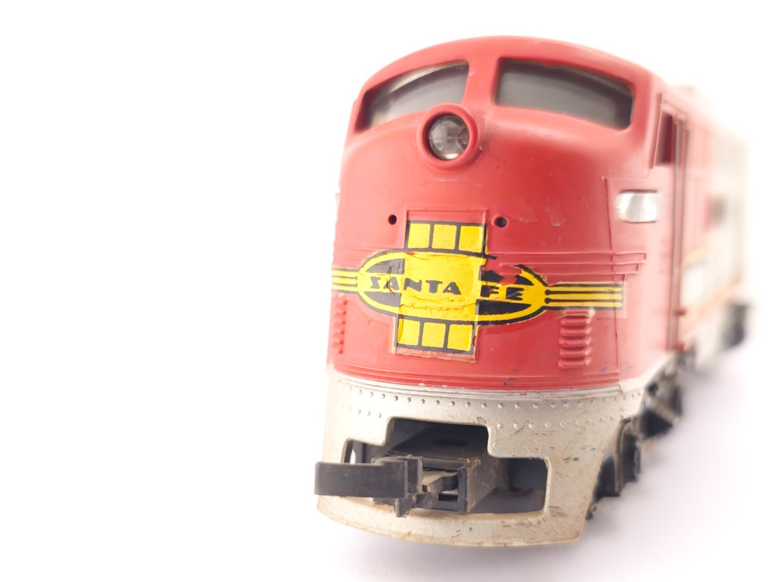 *READ* HO Scale Santa Fe FT-A Diesel Locomotive 5028 for PARTS OR REPAIR
