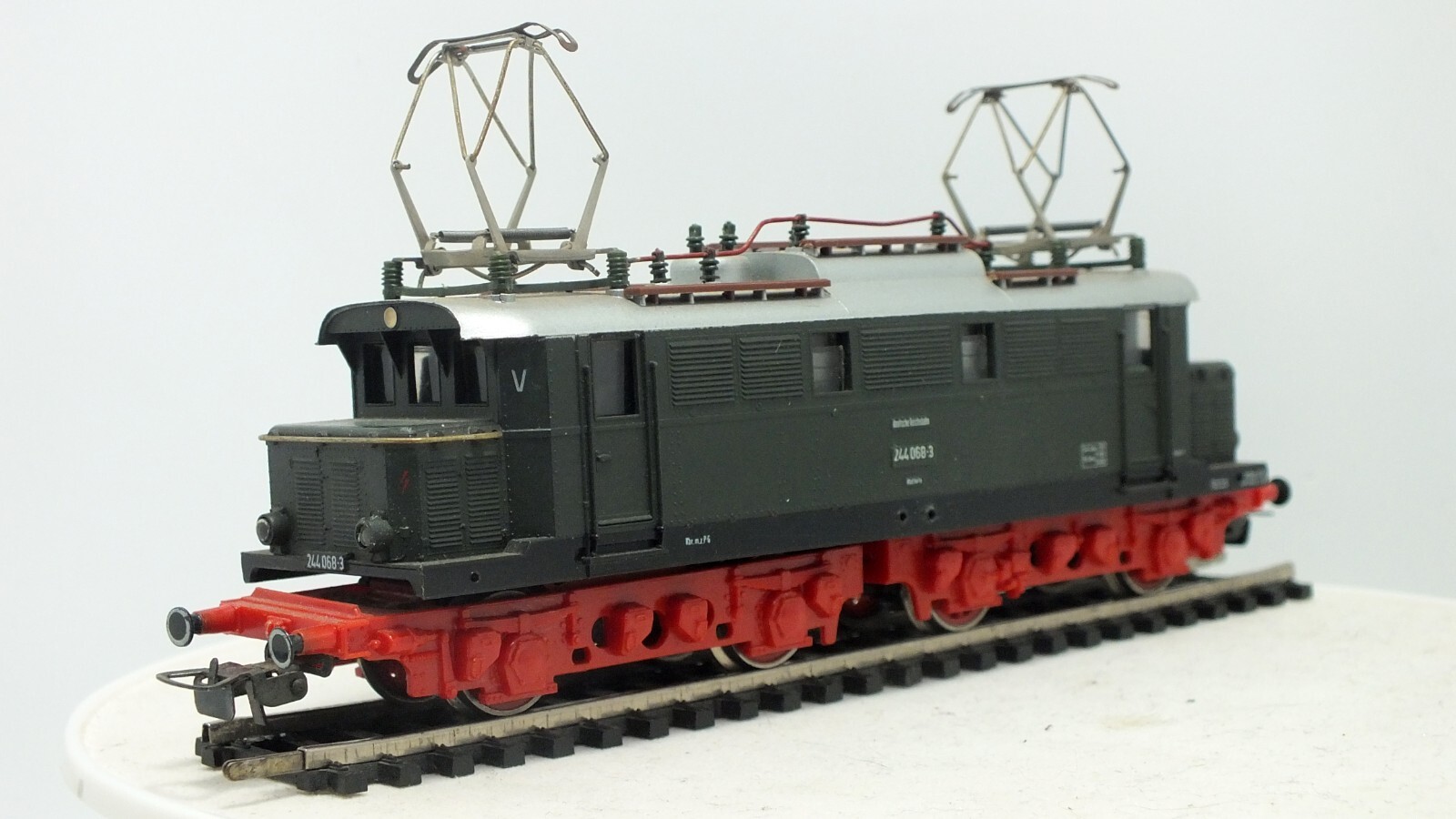 Vintage Piko H0 BR 244 068 3 E44 DR Electric Locomotive.