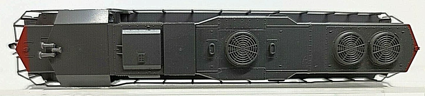 N Kato 176-019 EMD GP38/GP38-2 Southern Pacific Loco #4832 (Tested knuc cplrs)