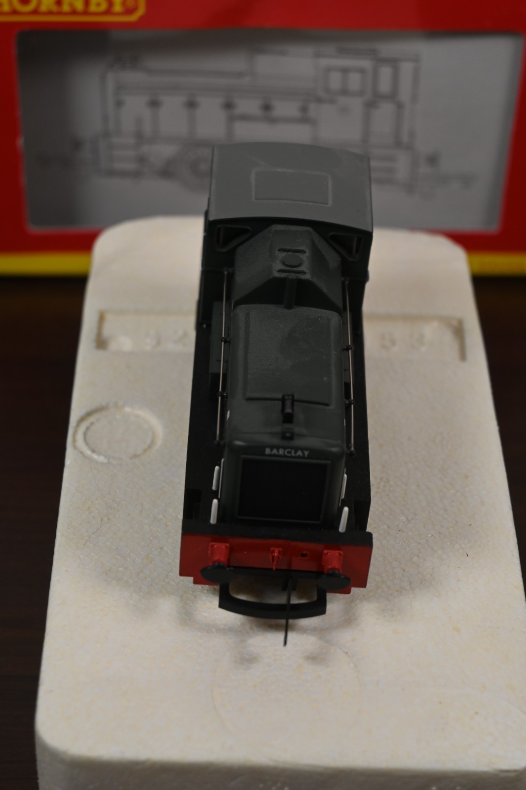 Hornby OO Gauge R2188 BR 0-4-0: Diesel Shunter Class 06 Locomotive “D2412”