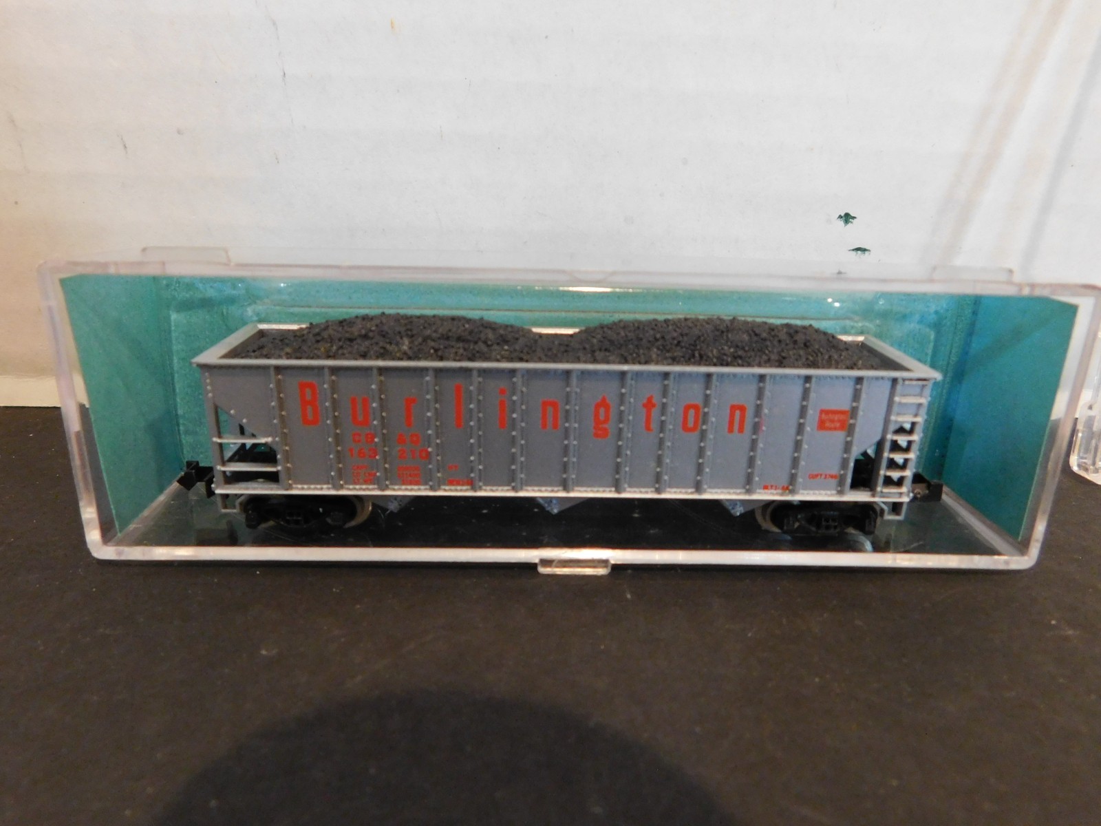 Atlas N Scale Burlington Hopper Car With Coal Load #3261