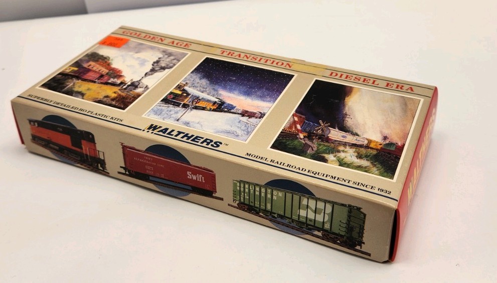 Walther’s HO FGE 50′ INSULATED BOX CAR BURLINGTON NORTHERN #748800 SEALED B88