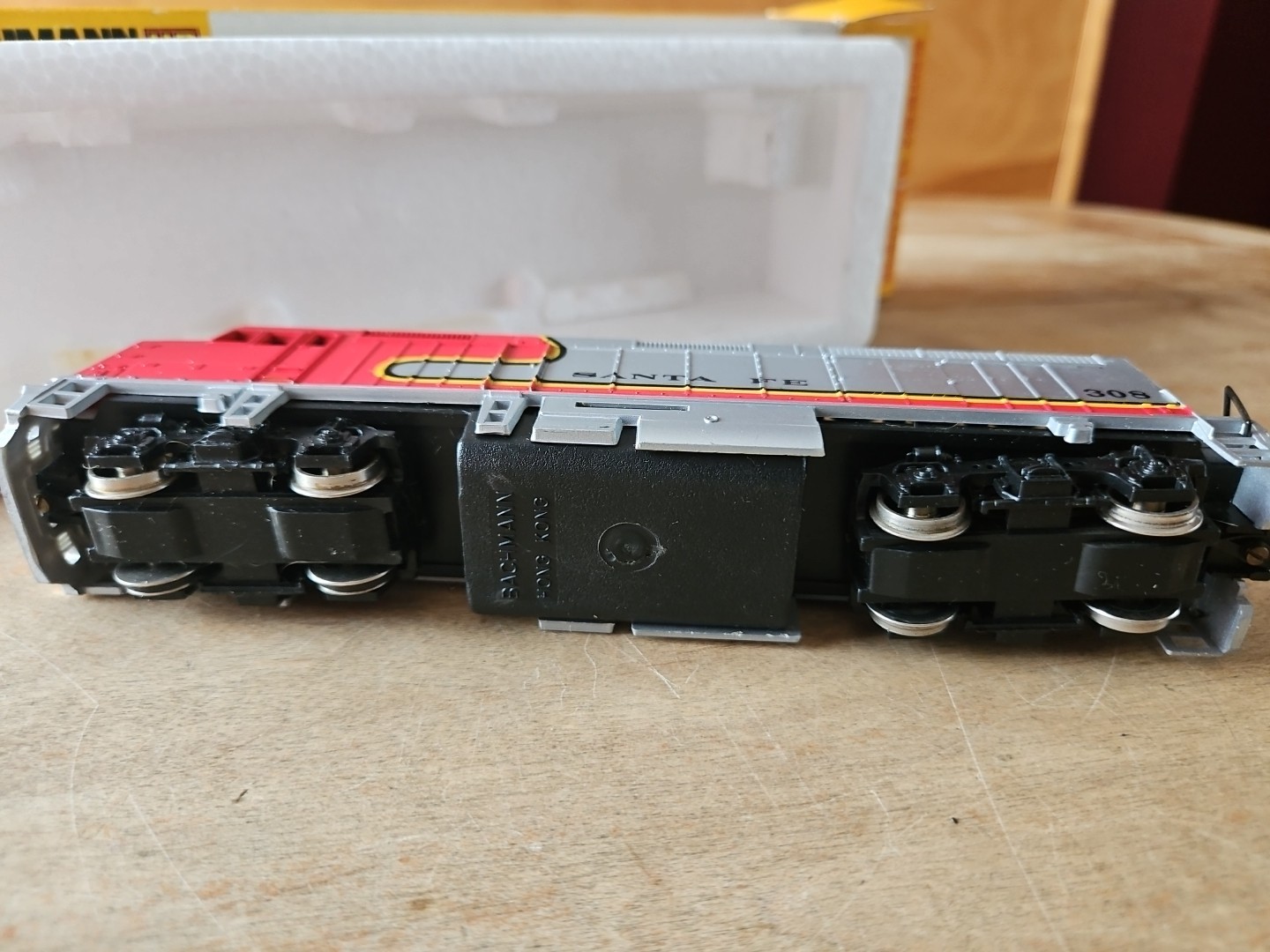 Bachmann HO Scale 0676 EMD F40PH Diesel Locomotive in Box