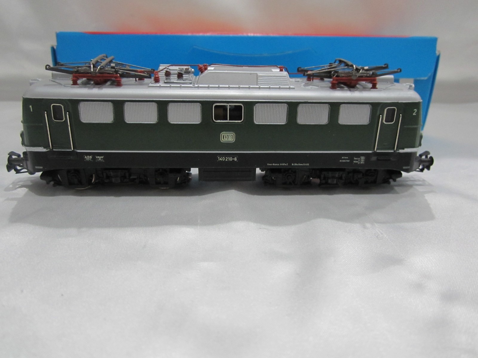 Marklin 3040 HO DB Electric Locomotive, 3 Rail AC (Analogue)