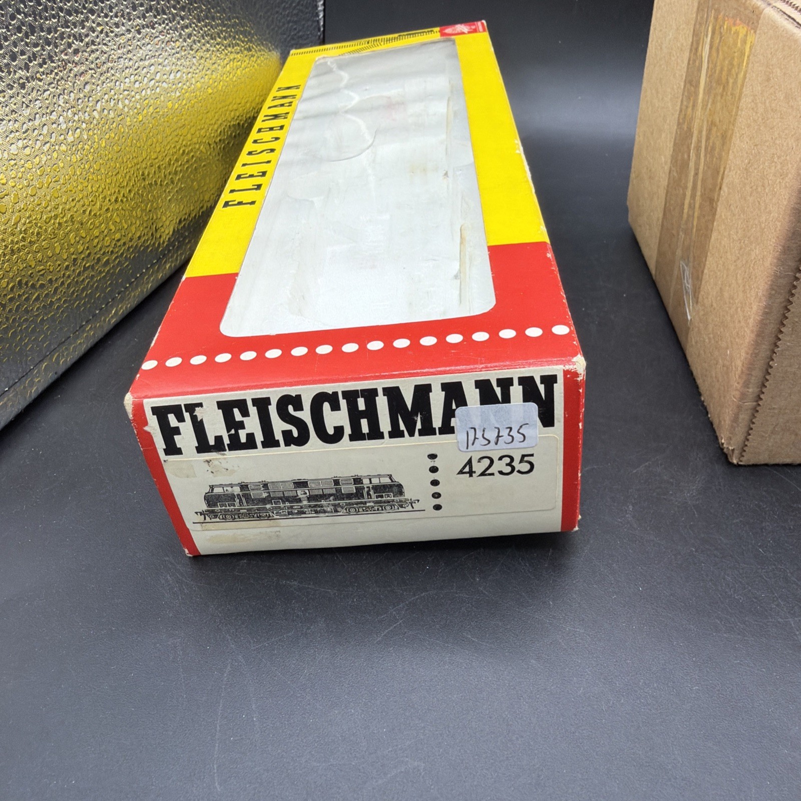 Fleischmann 4235 Diesel Locomotive Series 221 131-6 DB Gauge H0 Boxed (B) READ