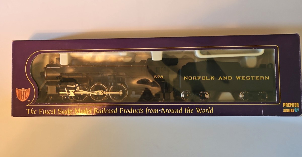 IHC Pacific Premier Series 4-6-2 Train 578 Norfolk & Western #M9889