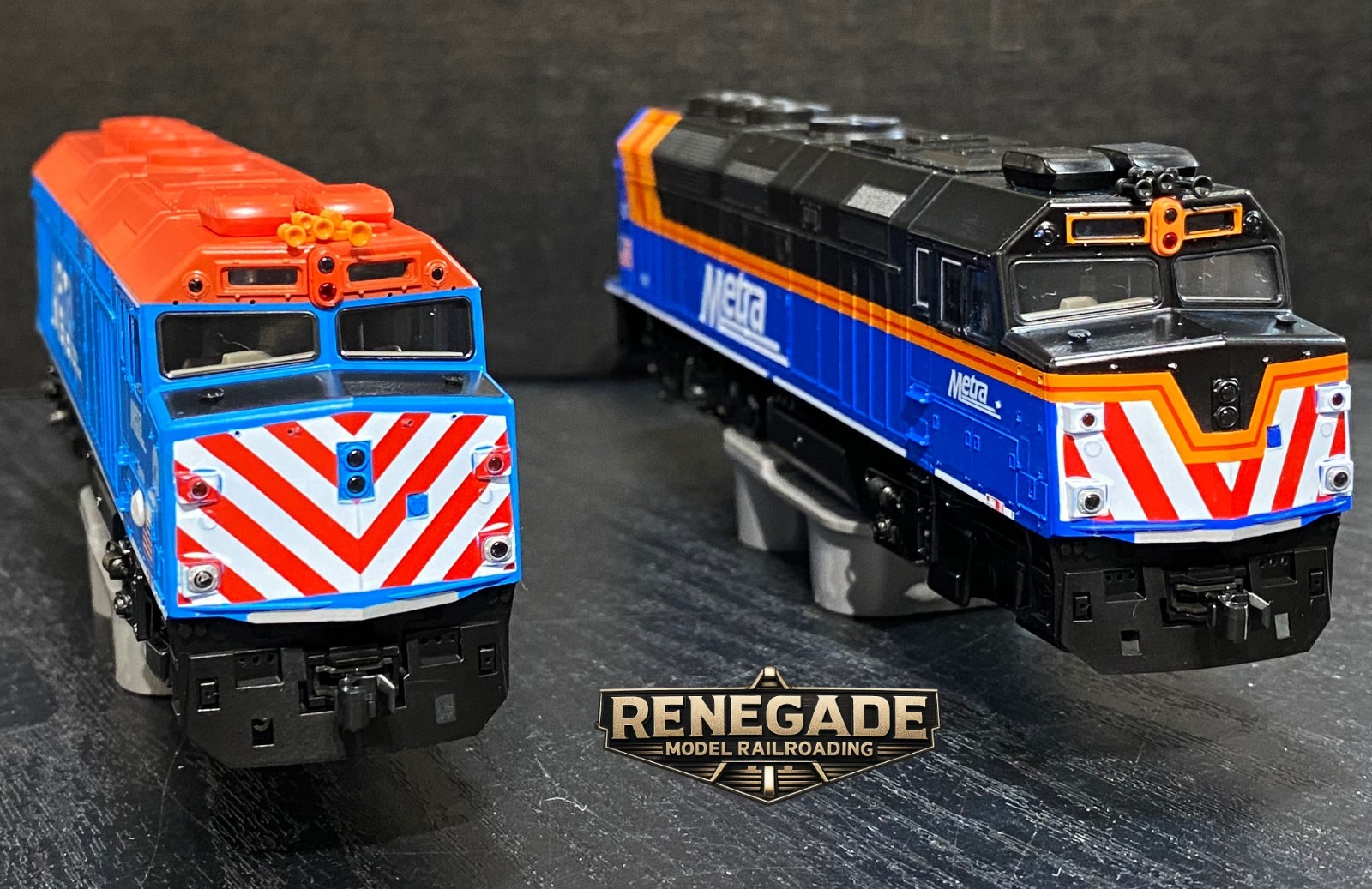 Kato HO Scale Chicago Metra EMD F40PH Ditch Light Locomotives #142 #149 2-Pack