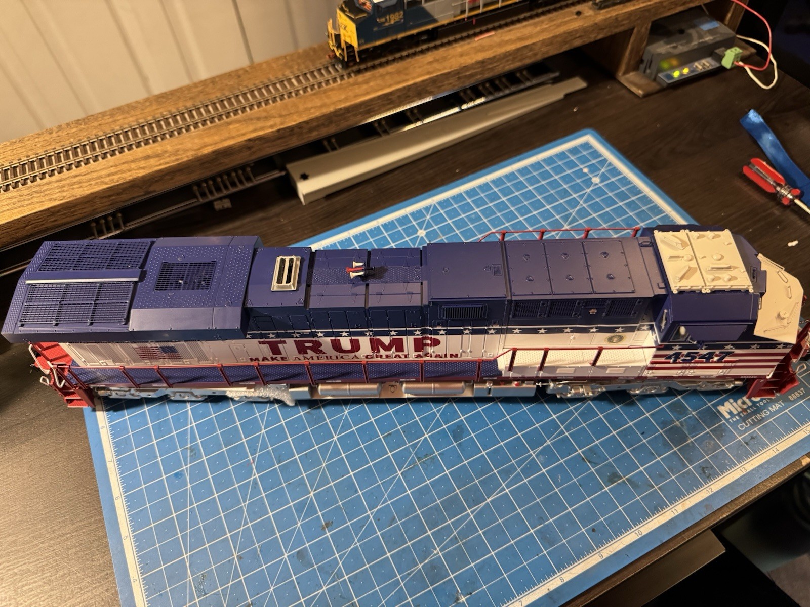 LIONEL Legacy ES44AC Legacy Station Custom Trump 4547
