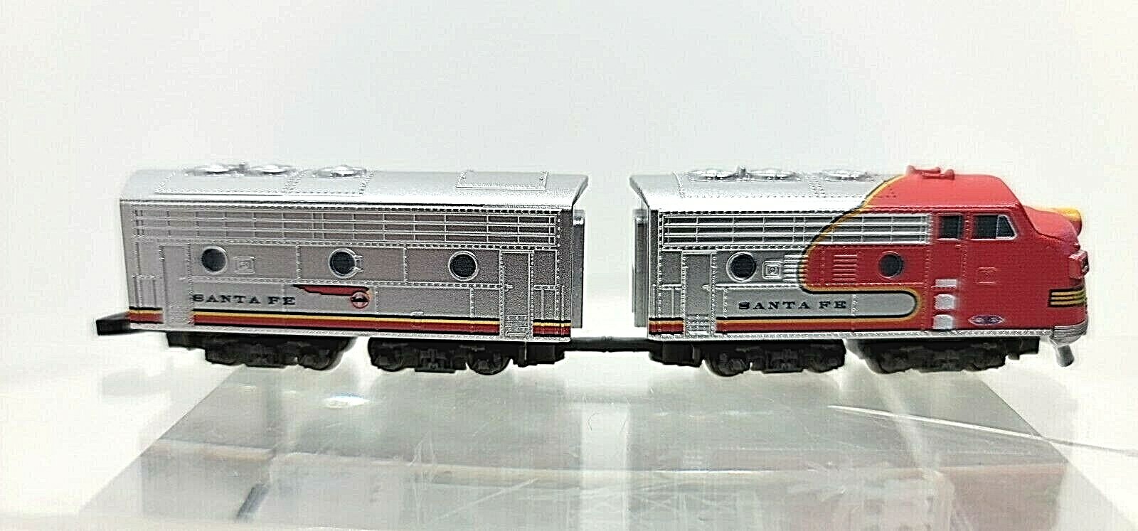 Z scale Rokuhan ST012-1 Powered ATSF EMD F7A/B Loco w/Mkln cplrs (tested) #1
