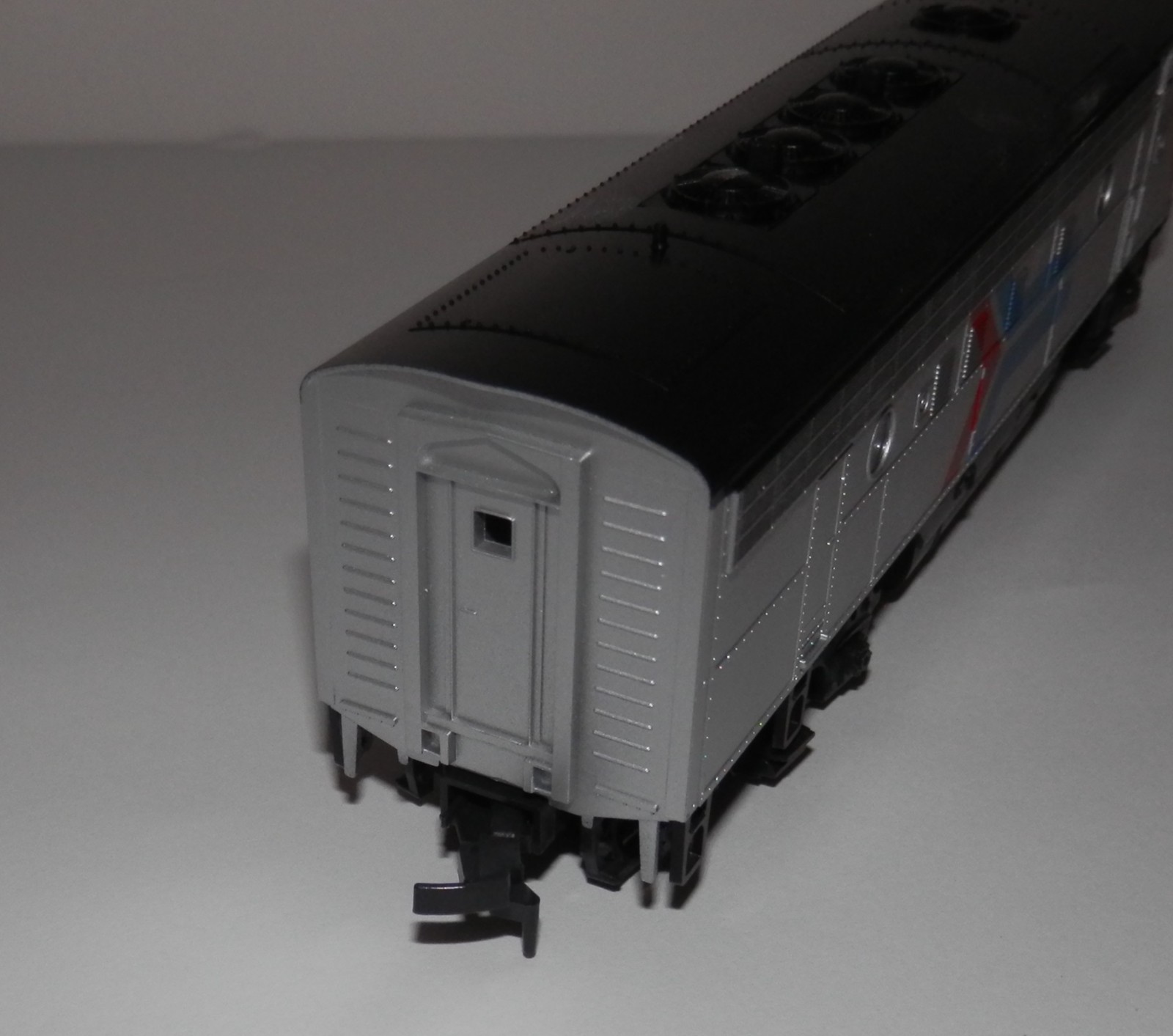 Stewart/Kato HO Scale POWERED Amtrak F7A & F7B Phase I Early Locos #9090/9091