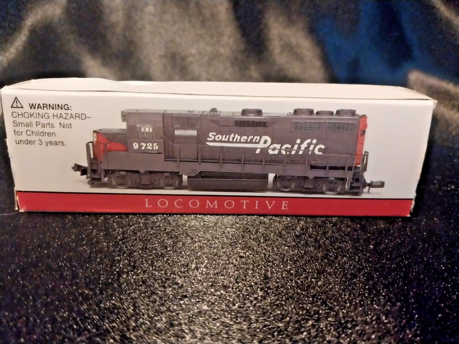 Southern Pacific Locomotive #9725 Model Train No 418 High Speed N Scale